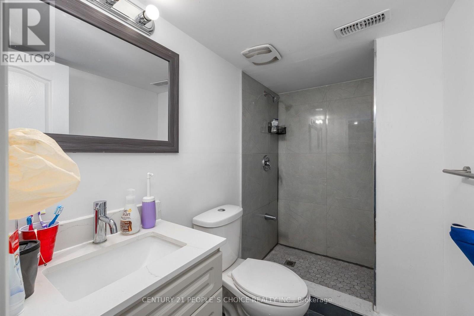 Upper - 64 Coldwell Bay Circle, Vaughan, Ontario  L4H 5E9 - Photo 35 - N13804824