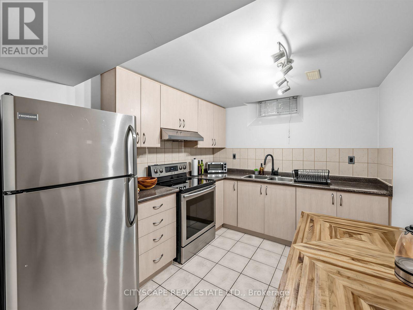 5610 Cortina Crescent, Mississauga, Ontario  L4Z 3R3 - Photo 37 - W13804532