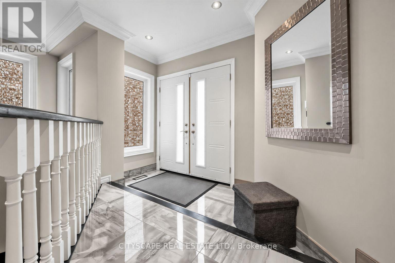 5610 Cortina Crescent, Mississauga, Ontario  L4Z 3R3 - Photo 6 - W13804532