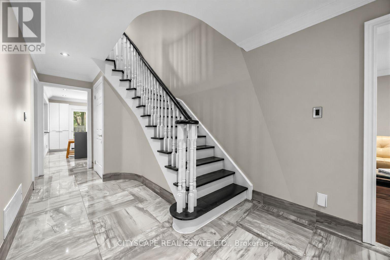 5610 Cortina Crescent, Mississauga, Ontario  L4Z 3R3 - Photo 7 - W13804532
