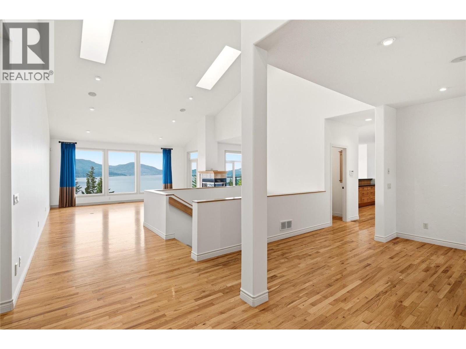 448 Viewcrest Road Kelowna Photo 7 448 Viewcrest Road Kelowna Photo 7