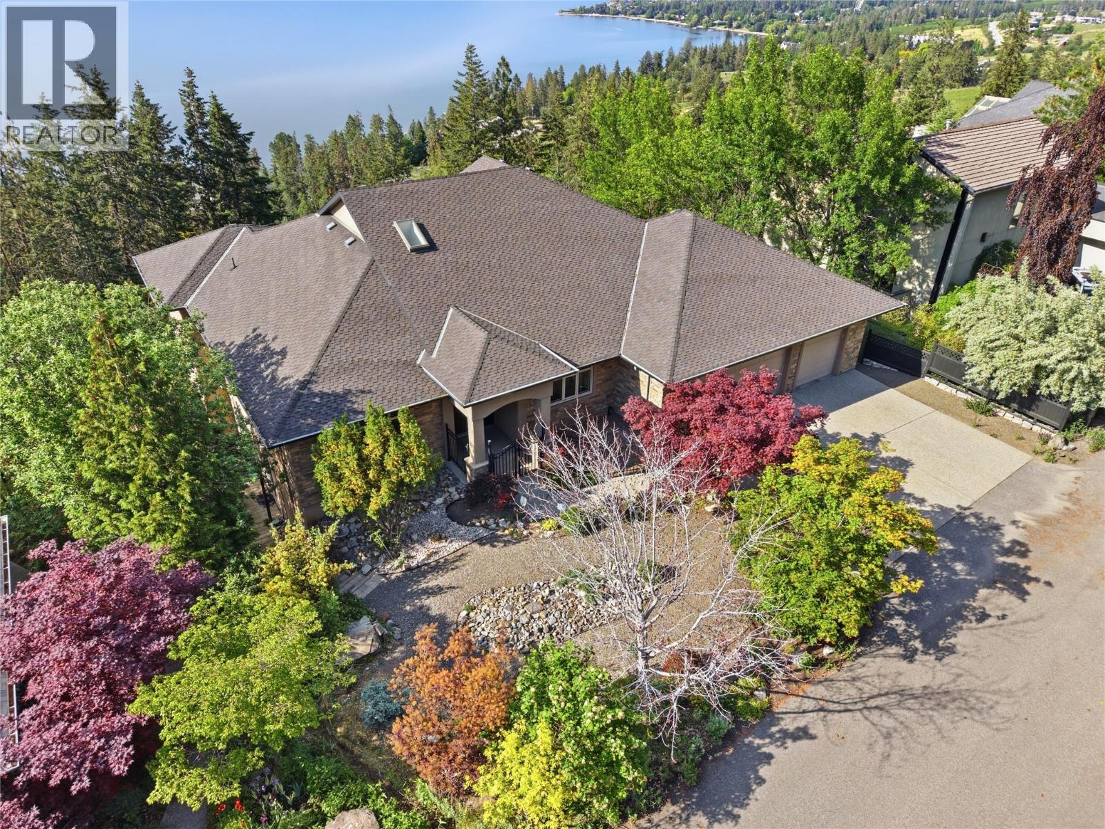 448 Viewcrest Road Kelowna Photo 3 448 Viewcrest Road Kelowna Photo 3