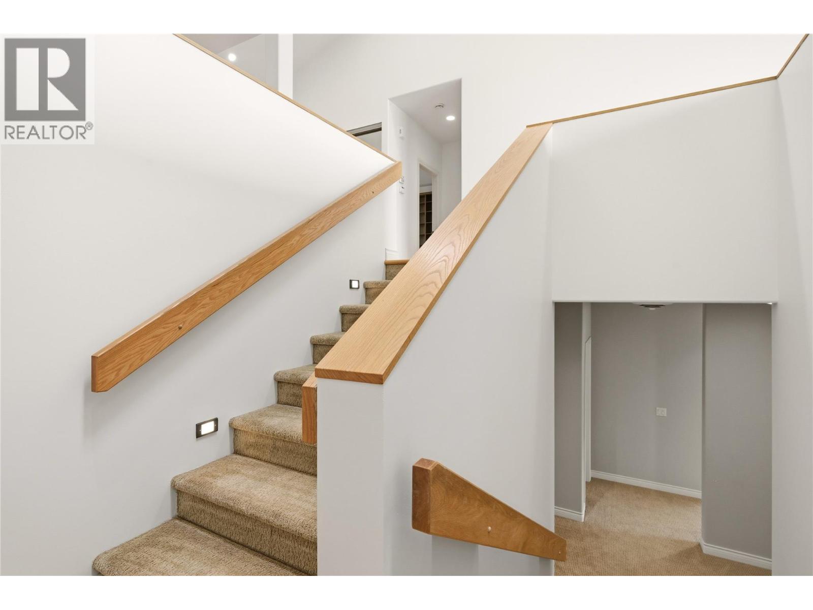 448 Viewcrest Road Kelowna Photo 33 448 Viewcrest Road Kelowna Photo 33