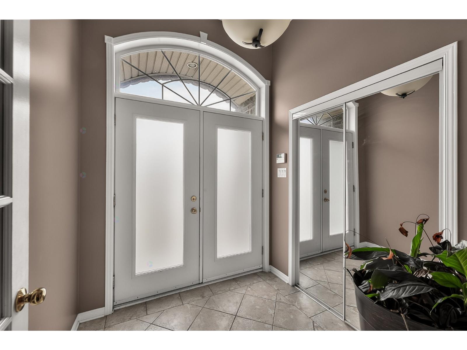 2124 Av. Gérard-Leduc Terrebonne (Terrebonne) Quebec Canada J6Y1W7 5