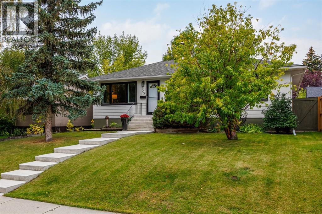 1703 31 Street SW, Calgary, Alberta  T3C 1N2 - Photo 3 - A2345655
