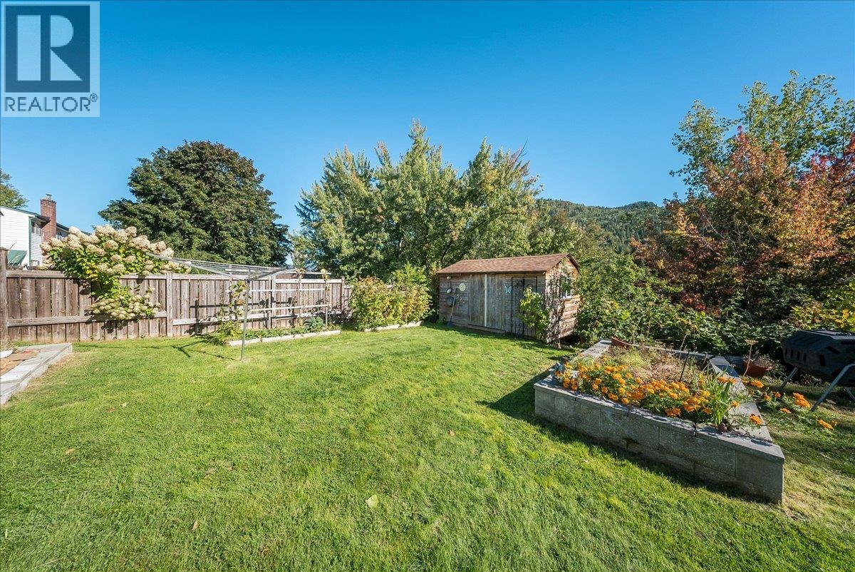 160 Oxford Road, Warfield, British Columbia  V1R 2T3 - Photo 20 - 10401085