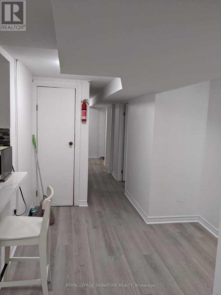 521 Havelock Drive, Waterloo, Ontario  N2L 4N8 - Photo 3 - X13804758