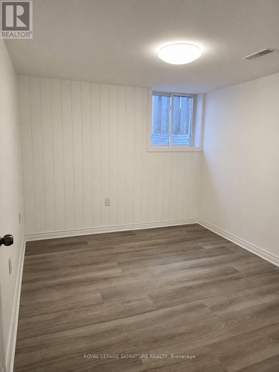 521 Havelock Drive, Waterloo, Ontario  N2L 4N8 - Photo 8 - X13804758