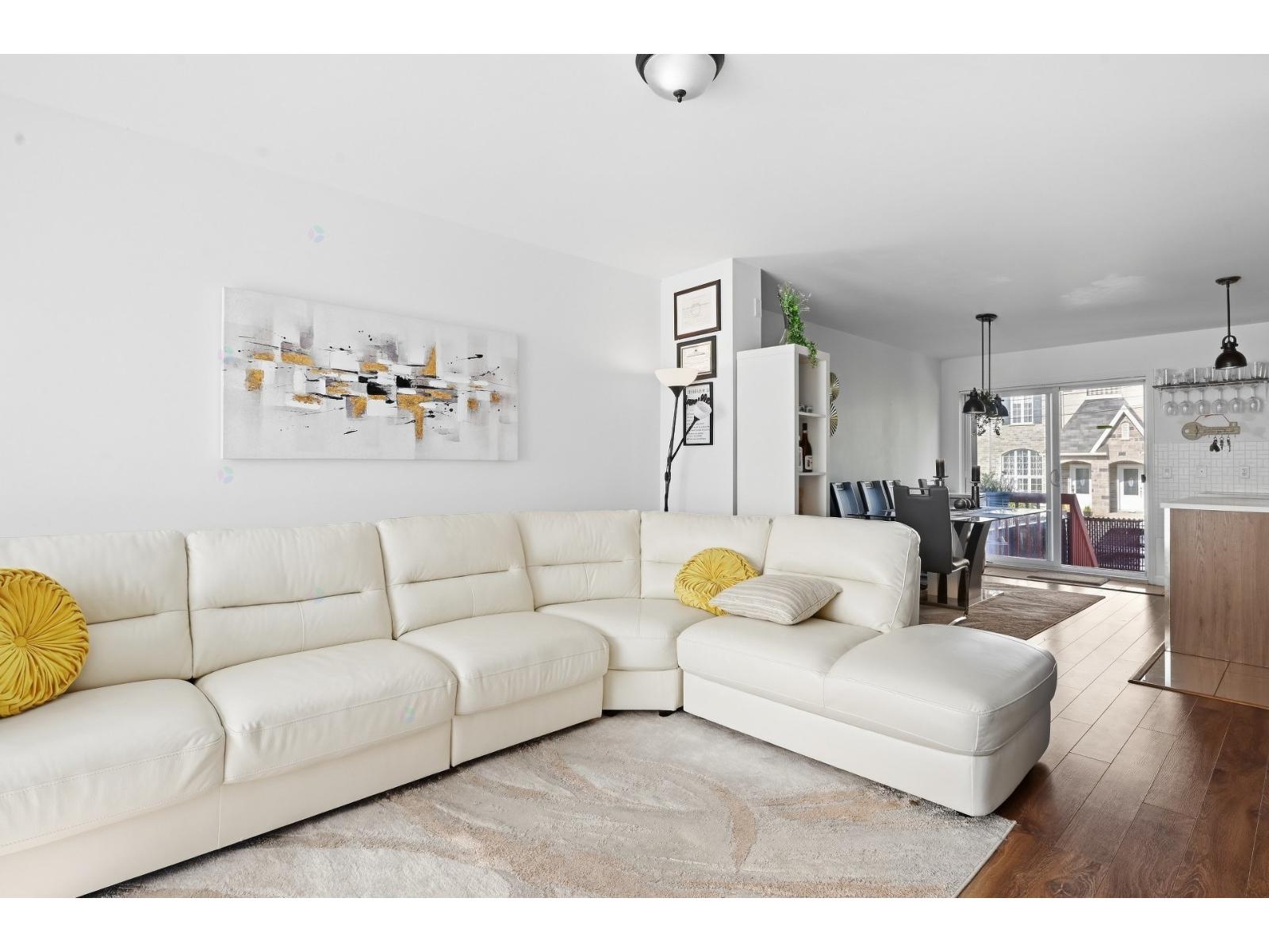 1111 Rue Notre-Dame|#103 Lavaltrie Quebec Canada J5T1R5 3