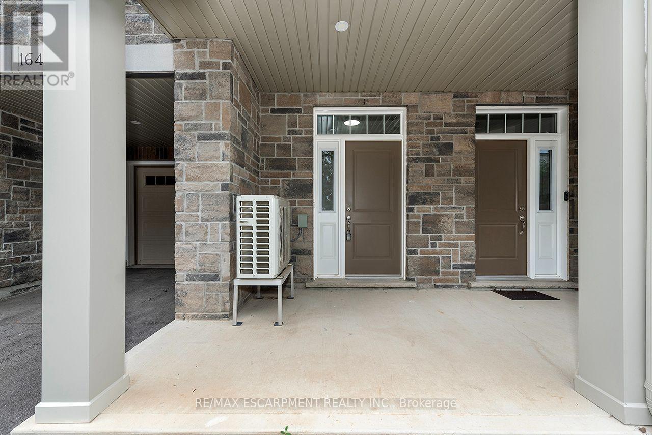 677 Park Road N, Brantford, Ontario  N3R 0C2 - Photo 2 - X13804830