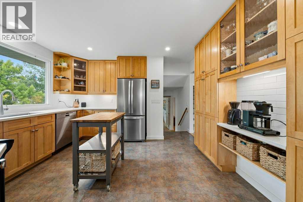 106 Dalgleish Bay NW photo 10