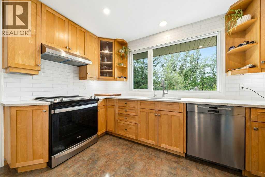 106 Dalgleish Bay NW photo 13