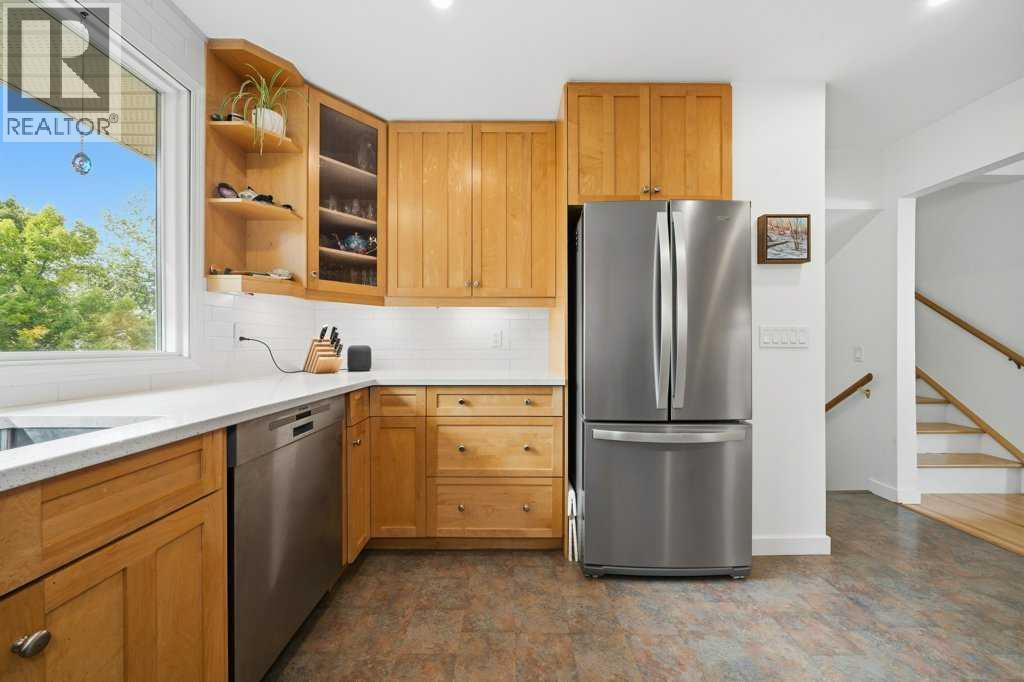 106 Dalgleish Bay NW photo 14