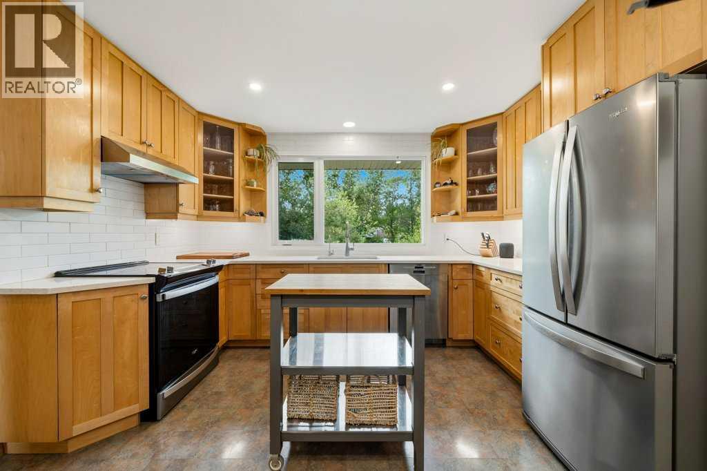 106 Dalgleish Bay NW photo 11