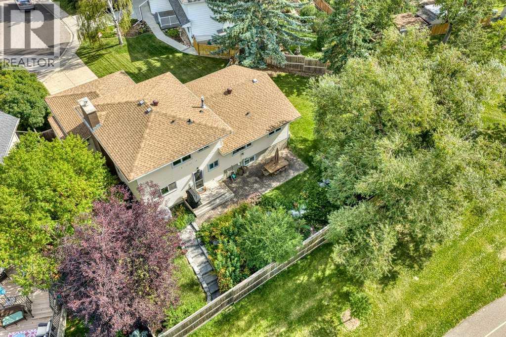 106 Dalgleish Bay NW photo 46