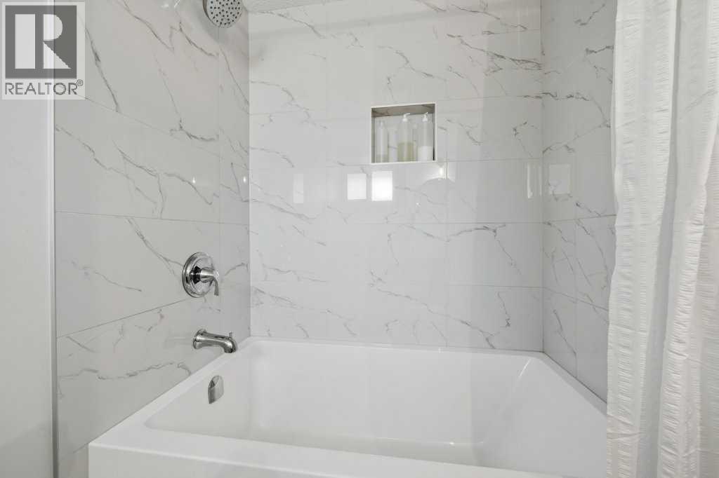 106 Dalgleish Bay NW photo 32