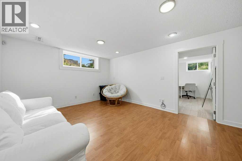 106 Dalgleish Bay NW photo 34