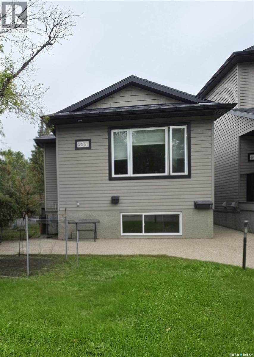 463 Halifax Street, Regina, Saskatchewan  S4R 1T4 - Photo 1 - SK048908