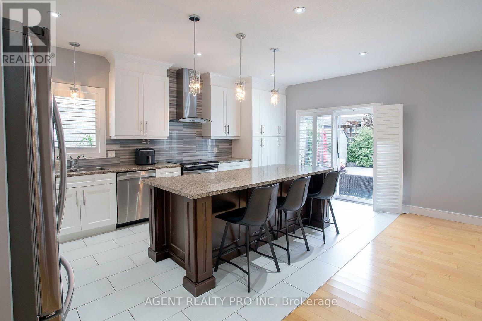 1912 Jubilee Drive, London North, Ontario  N6G 0H6 - Photo 15 - X13804884