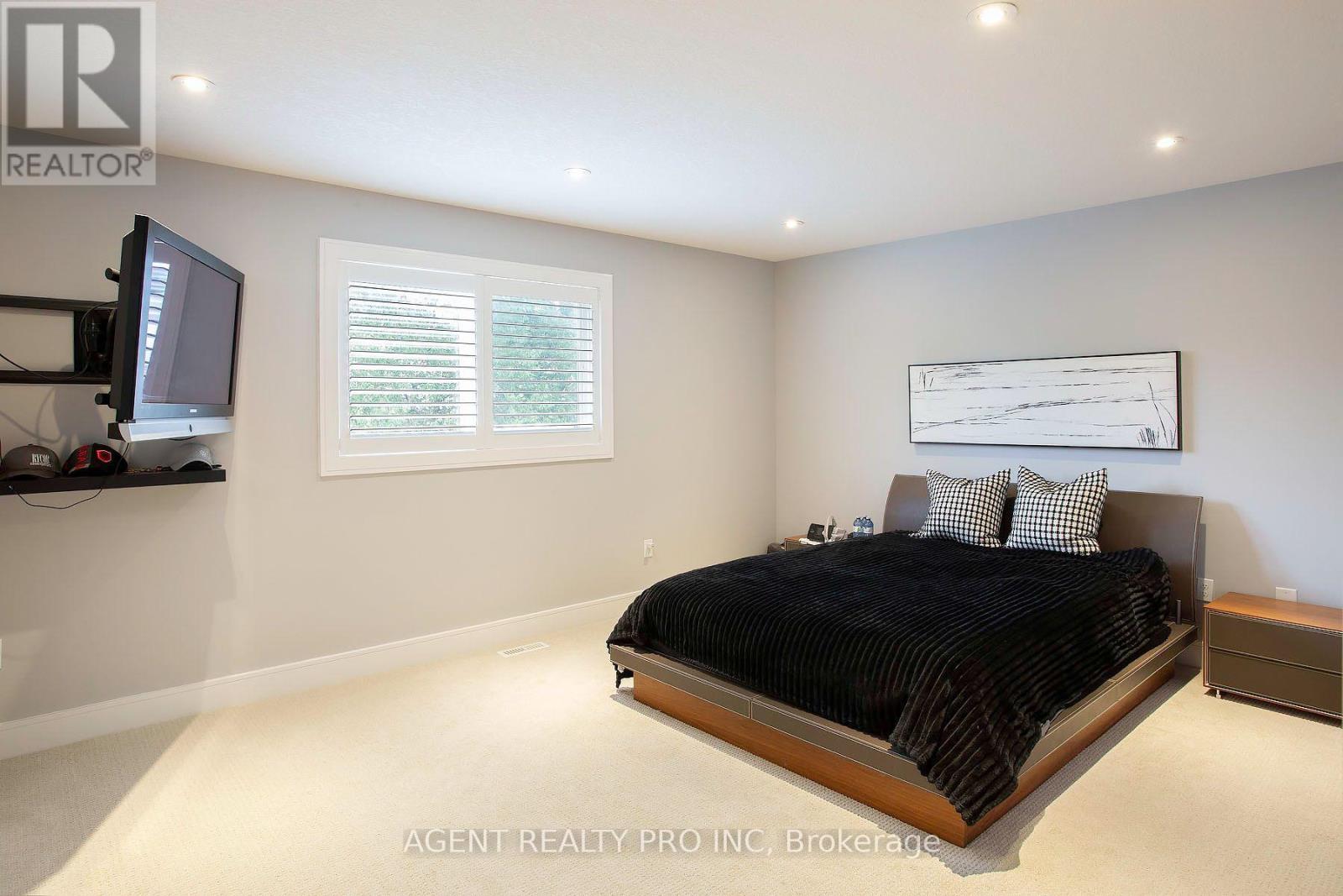 1912 Jubilee Drive, London North, Ontario  N6G 0H6 - Photo 26 - X13804884