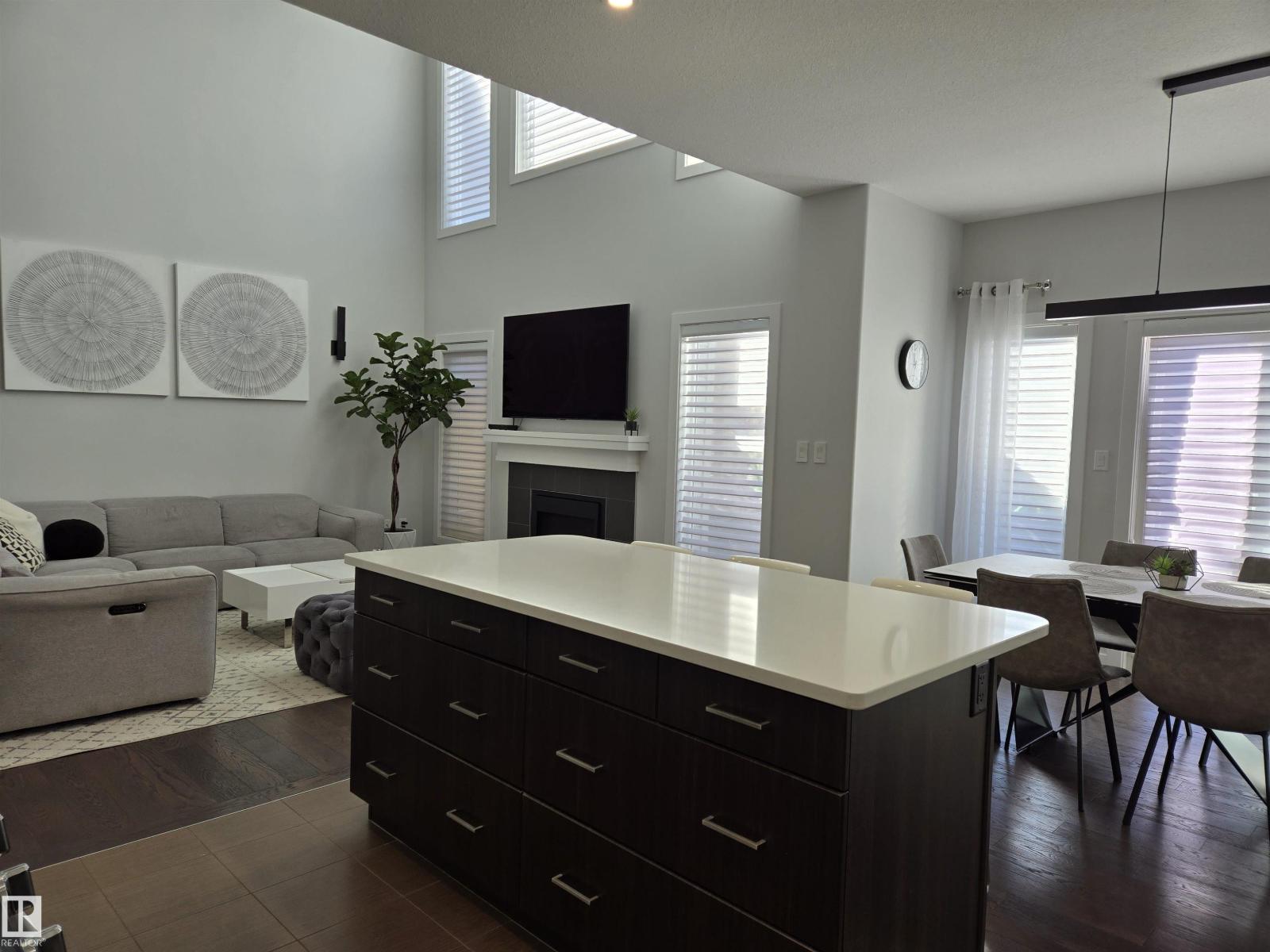15883 13 Av SW, Edmonton, Alberta  T6W 2H5 - Photo 7 - E4509471