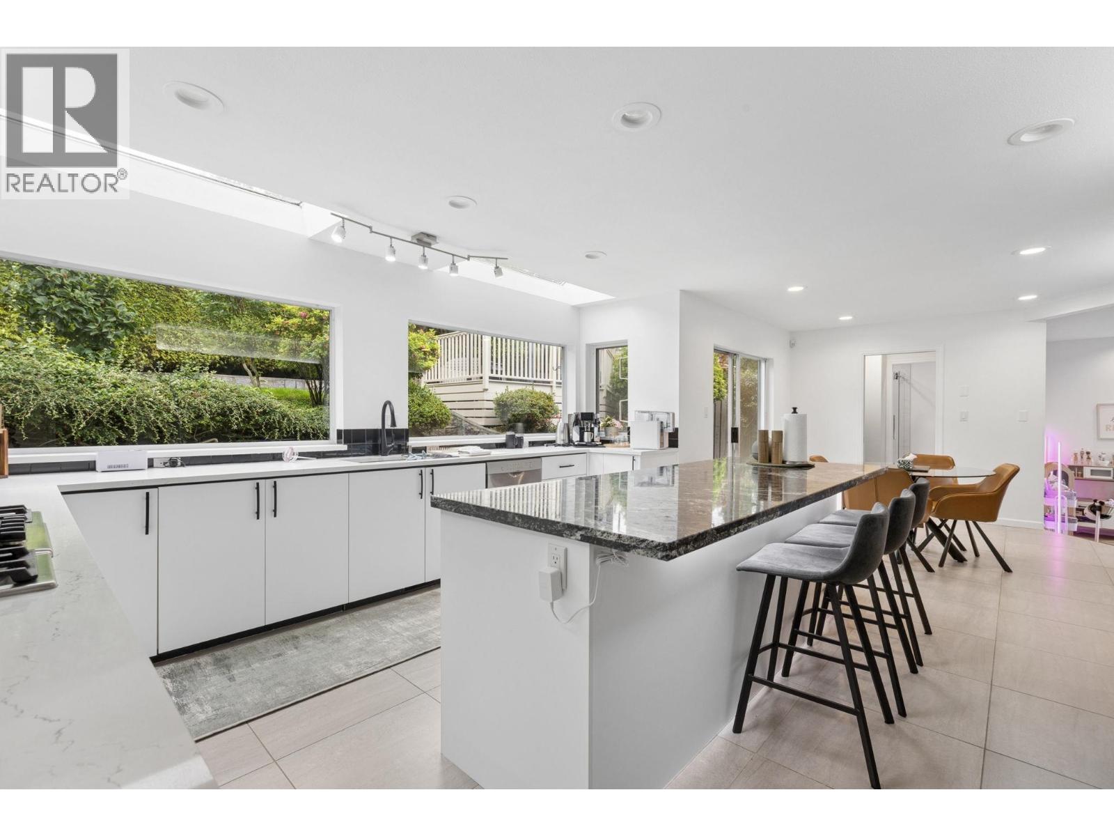 456 Montroyal Boulevard, North Vancouver, British Columbia  V7N 3E1 - Photo 10 - R3164078