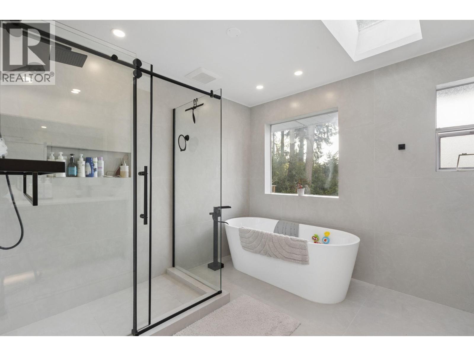 456 Montroyal Boulevard, North Vancouver, British Columbia  V7N 3E1 - Photo 18 - R3164078