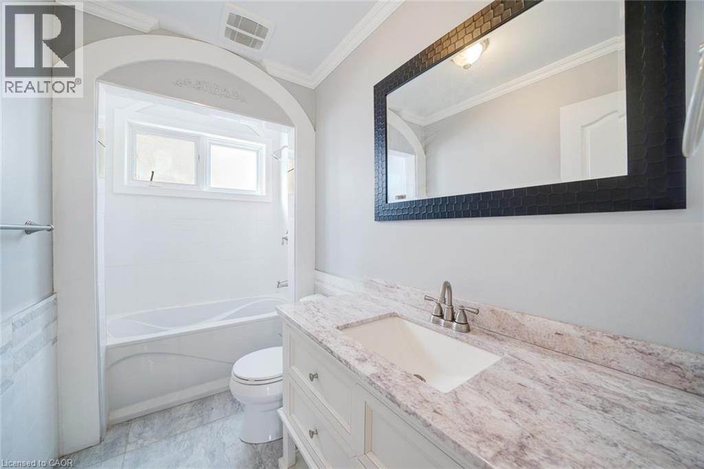 108 Olde Bayview Avenue, Richmond Hill, Ontario  L4E 3C7 - Photo 22 - 40780648