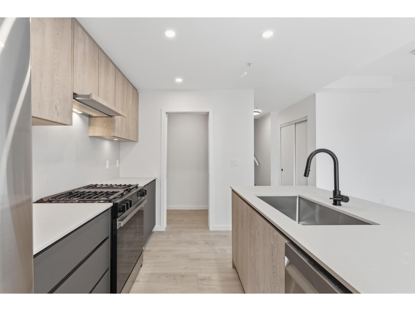 102 6585 195a Street, Surrey, British Columbia  V4N 6B5 - Photo 8 - R3165017