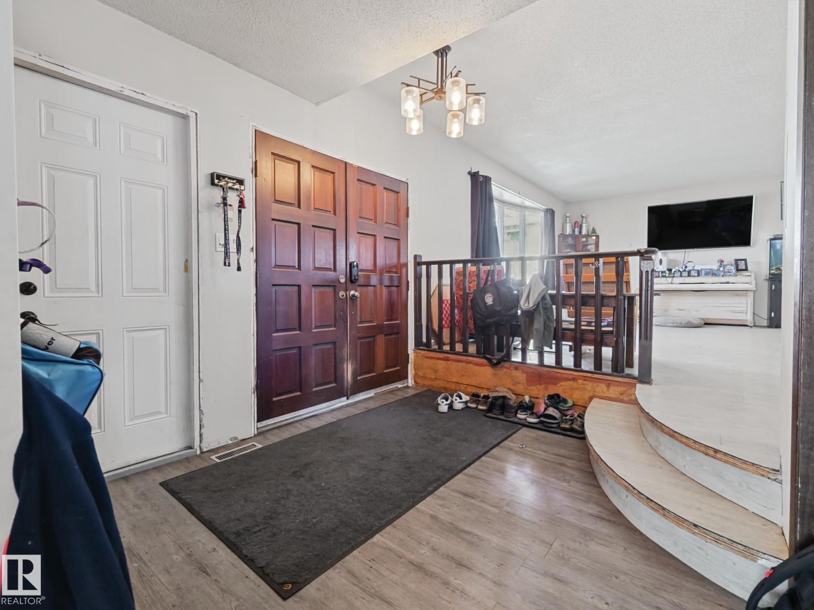 3515 51 St NW, Edmonton, Alberta  T6L 1C7 - Photo 4 - E4509473