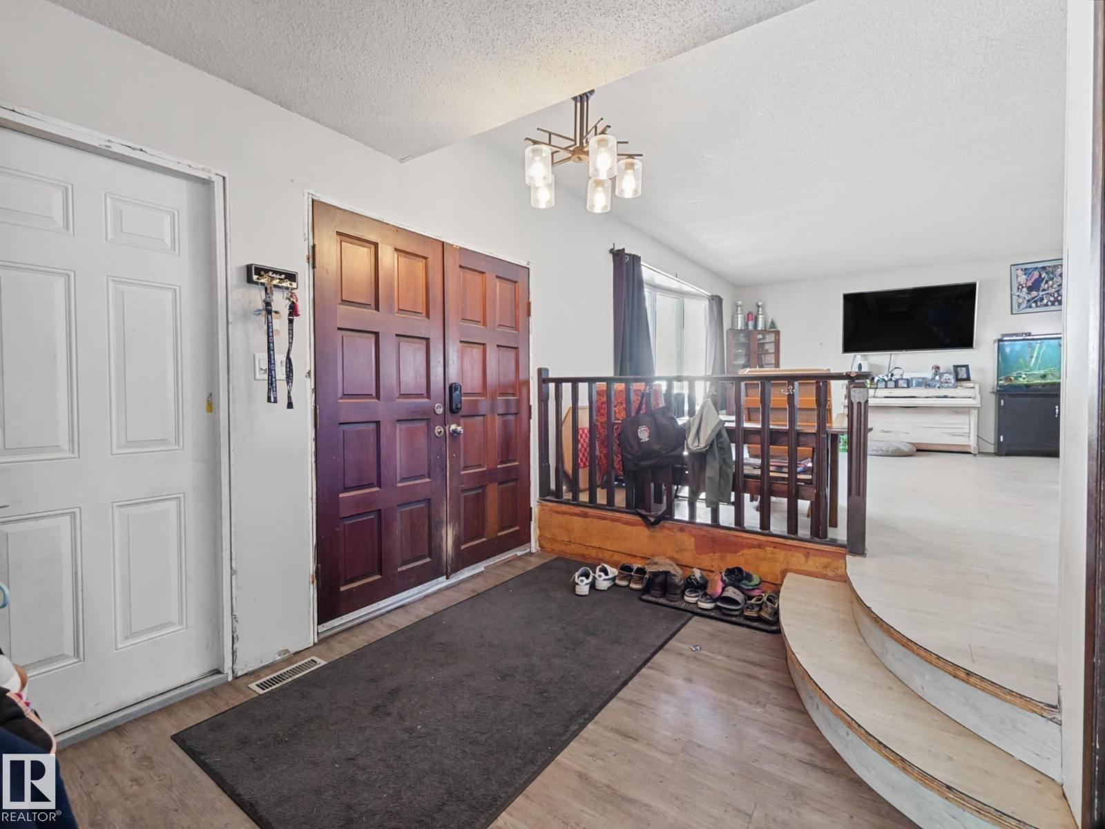 3515 51 St NW, Edmonton, Alberta  T6L 1C7 - Photo 6 - E4509473