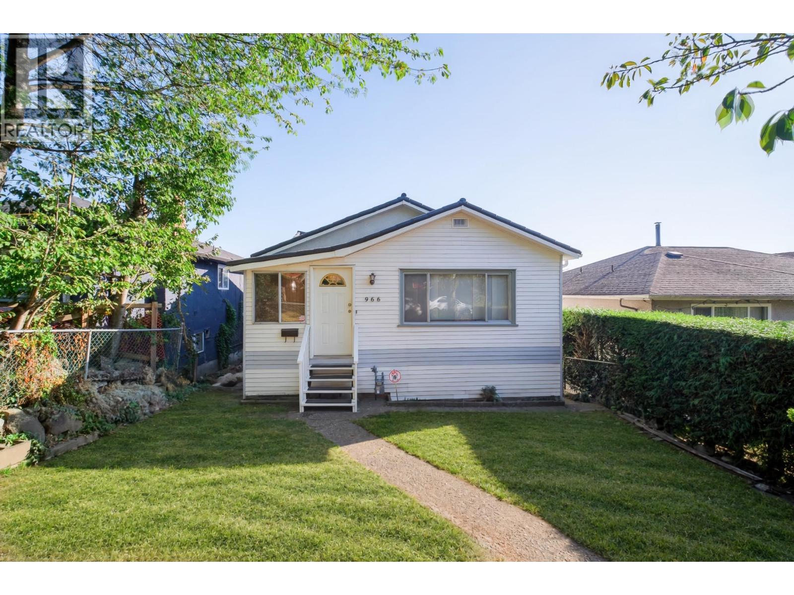 966 E 64th Avenue, Vancouver, British Columbia  V5X 2N4 - Photo 1 - R3164593