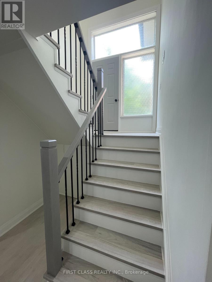 Lower - 181 Wedgewood Drive, Toronto, Ontario  M2M 2H8 - Photo 3 - C13804992