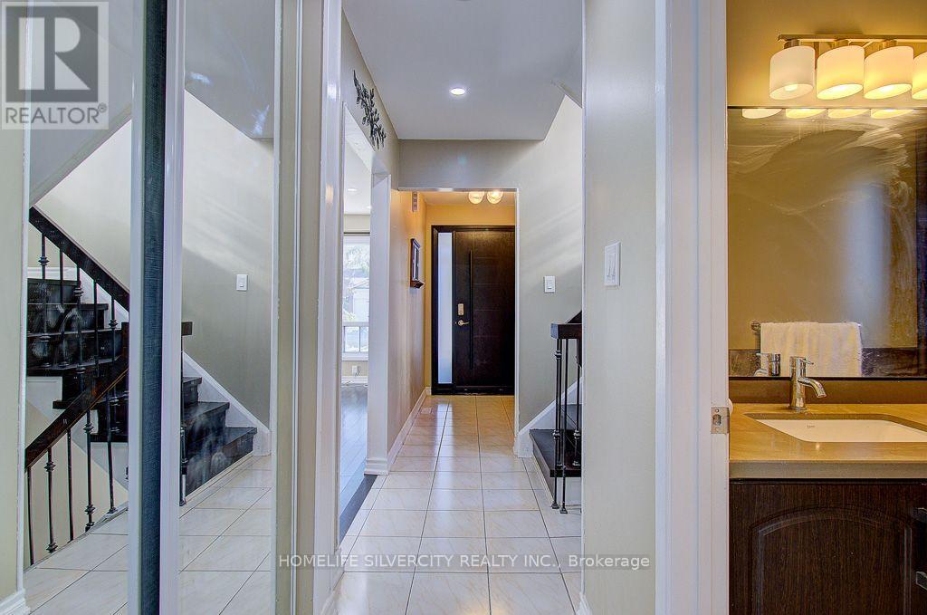 17 Rooksnest Trail, Toronto, Ontario  M1S 3W1 - Photo 8 - E13804922