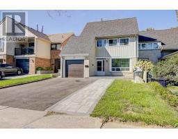 17 ROOKSNEST TRAIL, Toronto, Ontario