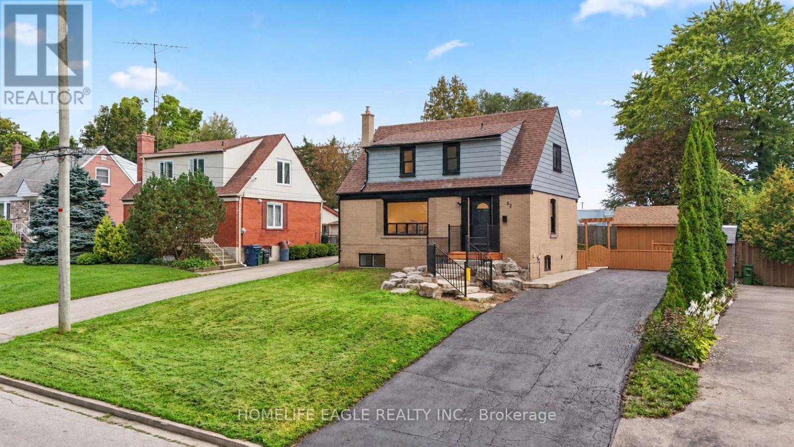82 SCARBOROUGH HEIGHTS BOULEVARD, Toronto, Ontario