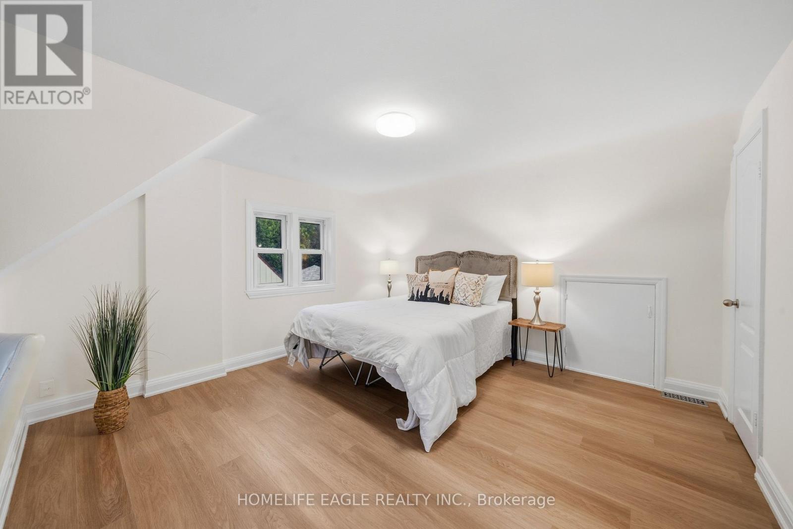 82 Scarborough Heights Boulevard, Toronto, Ontario  M1M 2V4 - Photo 13 - E13804310