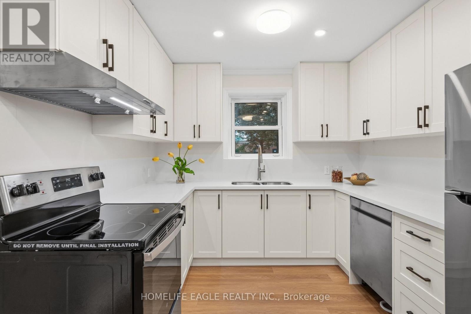 82 Scarborough Heights Boulevard, Toronto, Ontario  M1M 2V4 - Photo 6 - E13804310