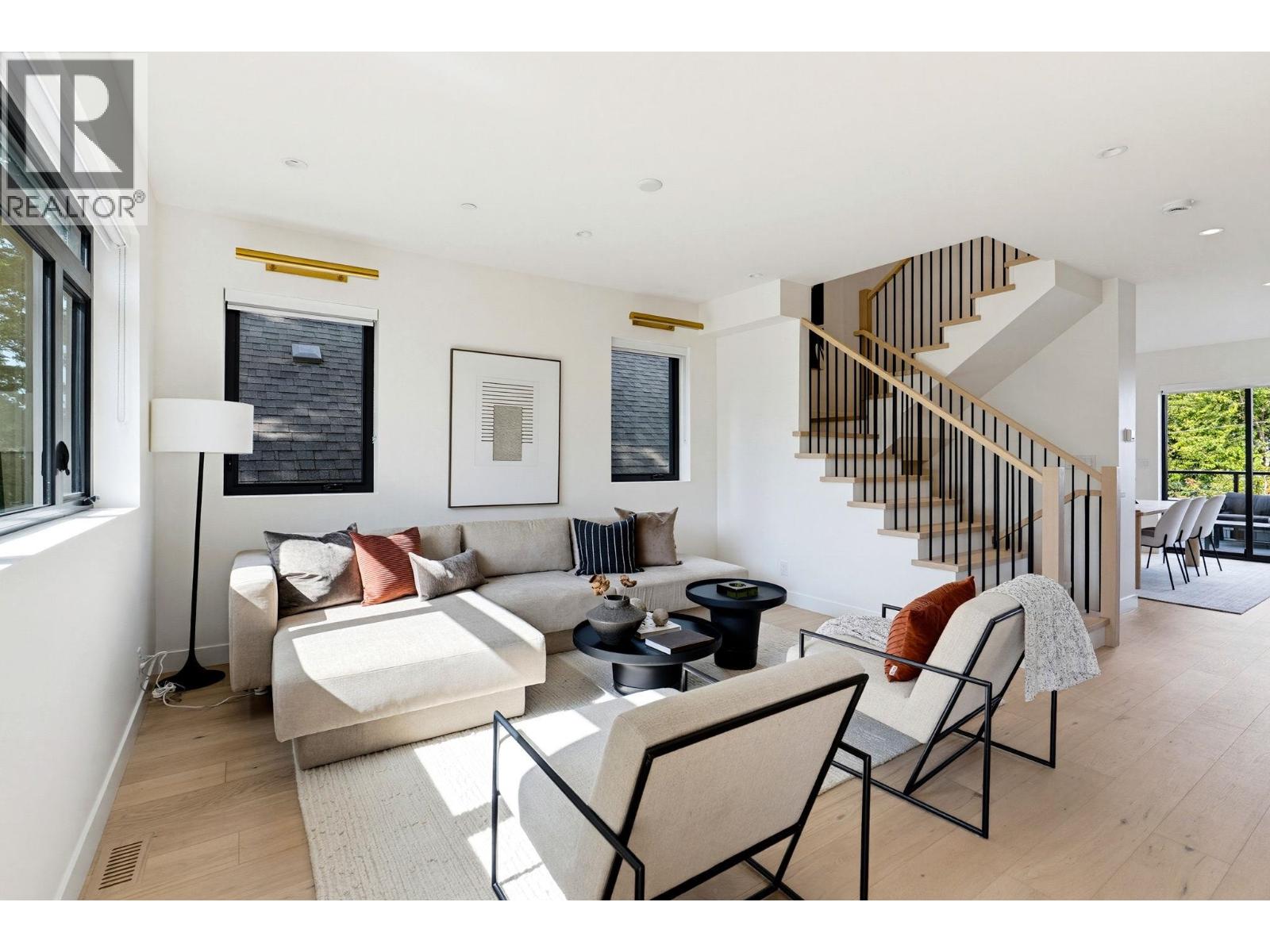 635 E 22nd Avenue, Vancouver, British Columbia  V5V 1V3 - Photo 4 - R3165647