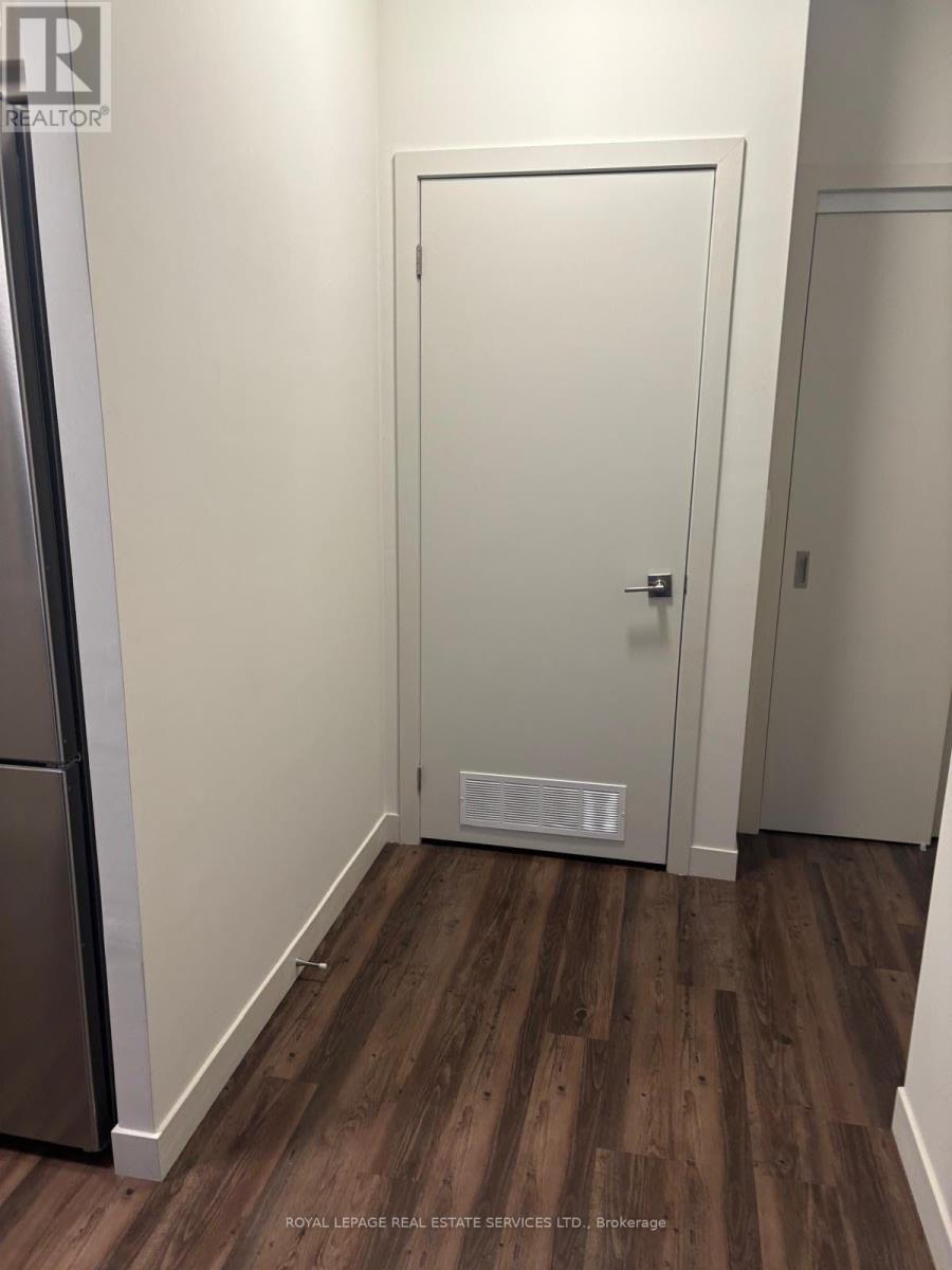 1406 - 2081 Fairview Street, Burlington, Ontario  L7R 0E4 - Photo 2 - W13804908