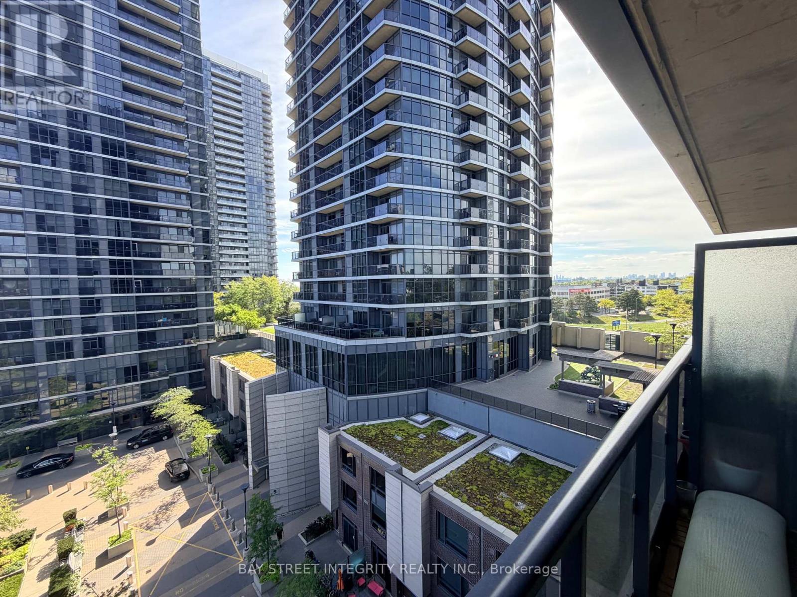 703 - 1 Valhalla Inn Road, Toronto, Ontario  M9B 1S9 - Photo 12 - W13804916