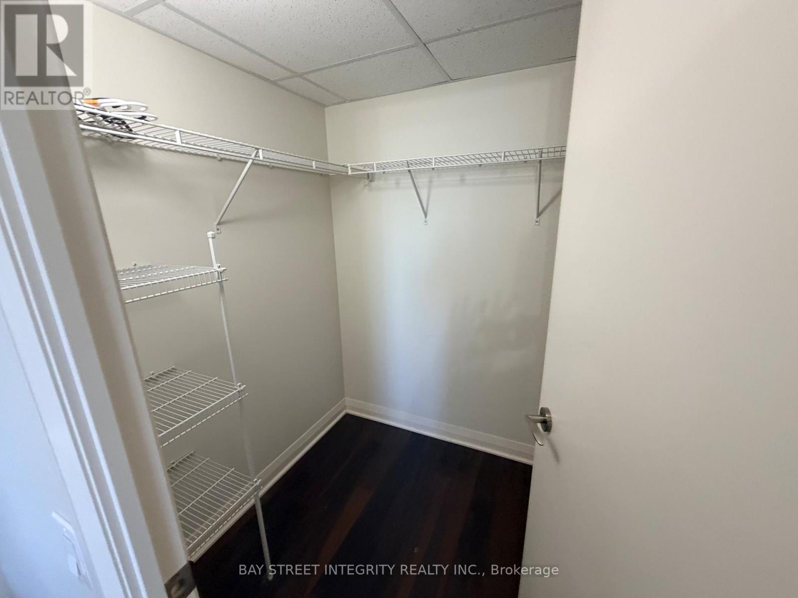 703 - 1 Valhalla Inn Road, Toronto, Ontario  M9B 1S9 - Photo 7 - W13804916