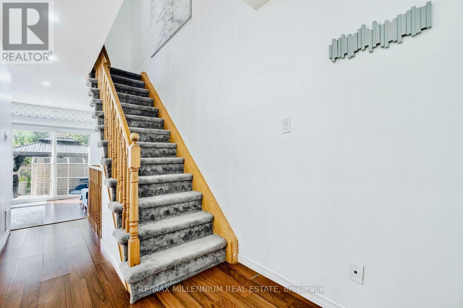 6 Sproule Drive, Brampton, Ontario  L6V 4B9 - Photo 9 - W13804918