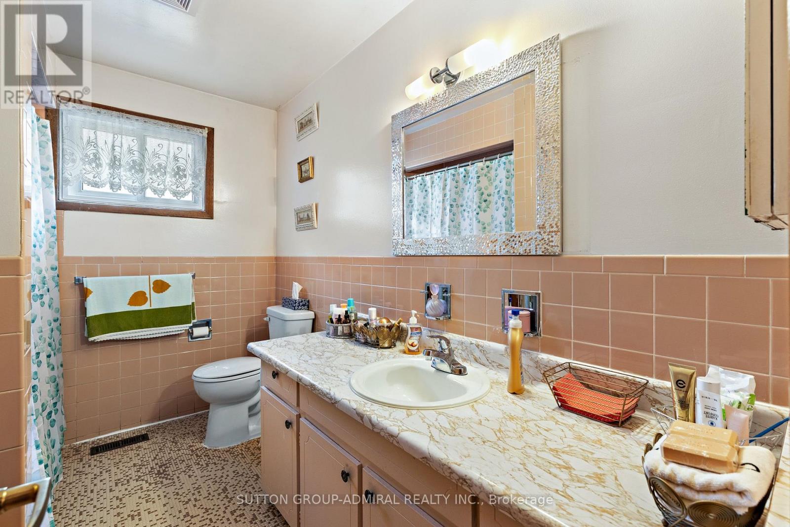201 Derrydown Road, Toronto, Ontario  M3J 1S2 - Photo 26 - W13804920
