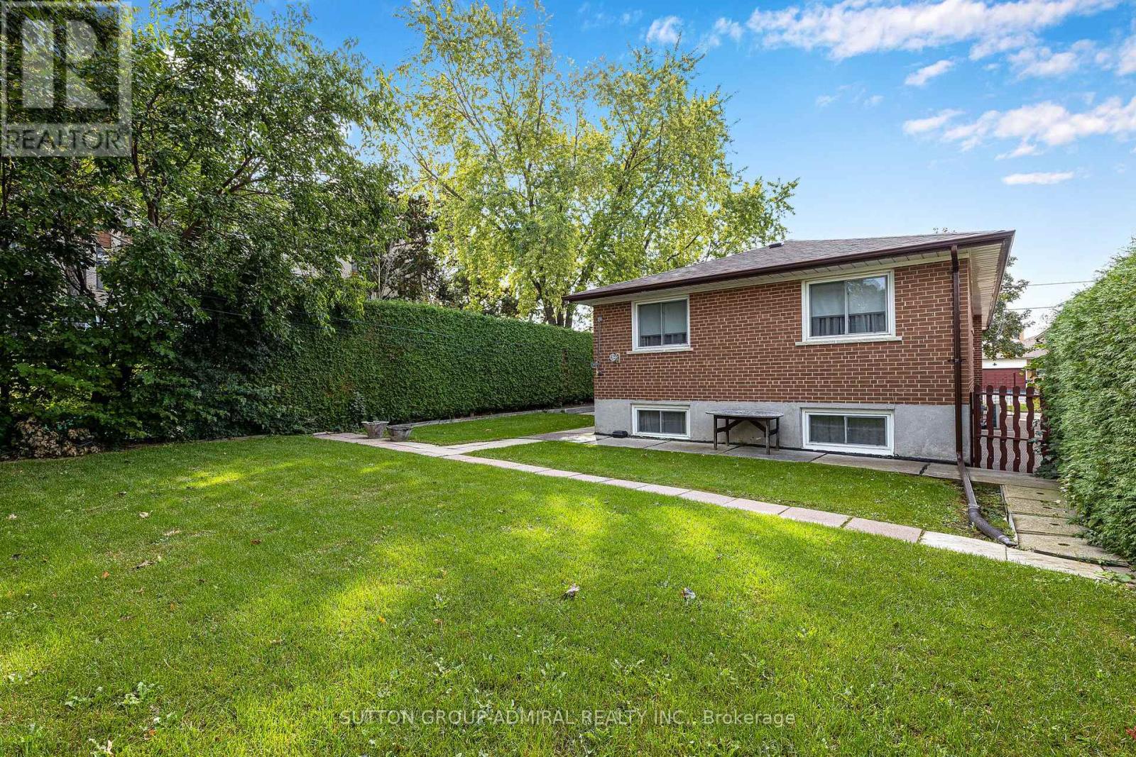 201 Derrydown Road, Toronto, Ontario  M3J 1S2 - Photo 37 - W13804920