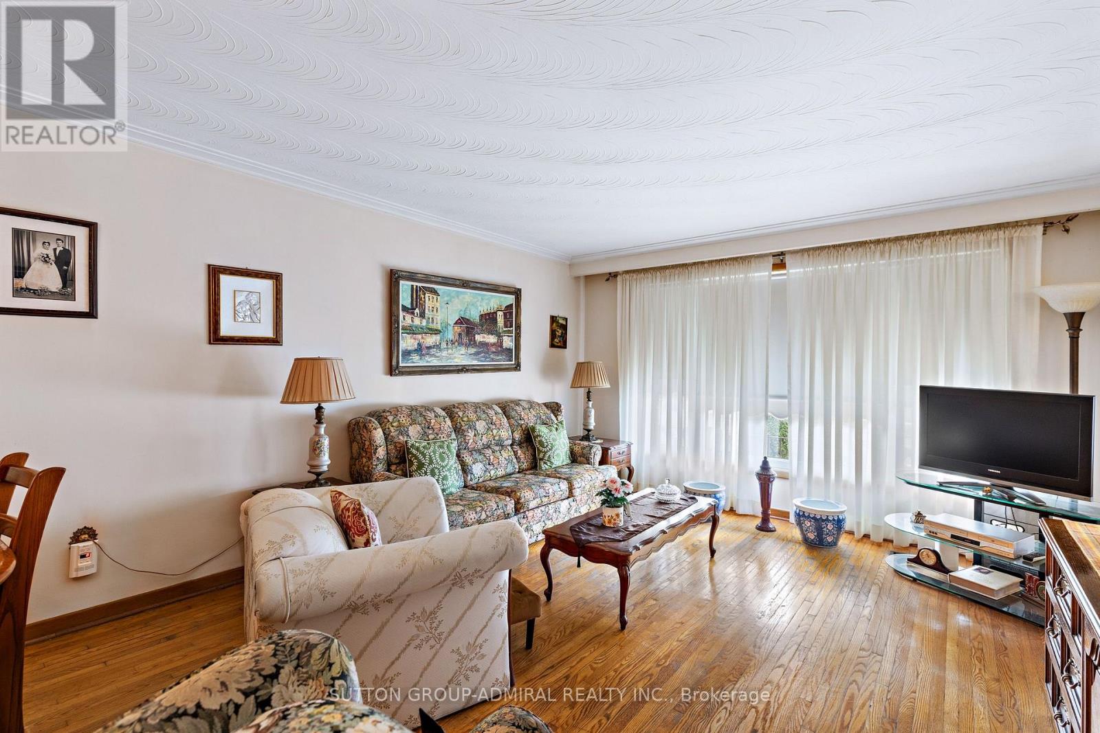 201 Derrydown Road, Toronto, Ontario  M3J 1S2 - Photo 7 - W13804920