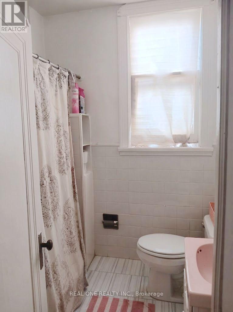 2 - 104 Twenty Fifth Street, Toronto, Ontario  M8V 3P8 - Photo 5 - W13804986