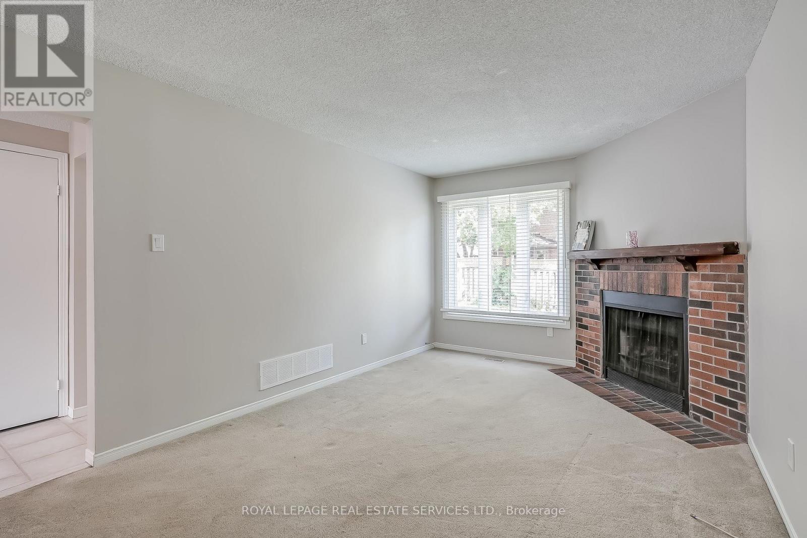265 Mississaga Street, Oakville, Ontario  L6L 6J8 - Photo 12 - W13805000