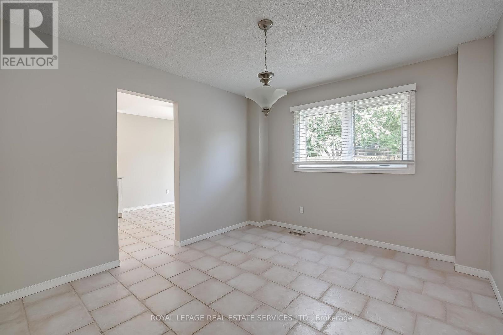 265 Mississaga Street, Oakville, Ontario  L6L 6J8 - Photo 13 - W13805000
