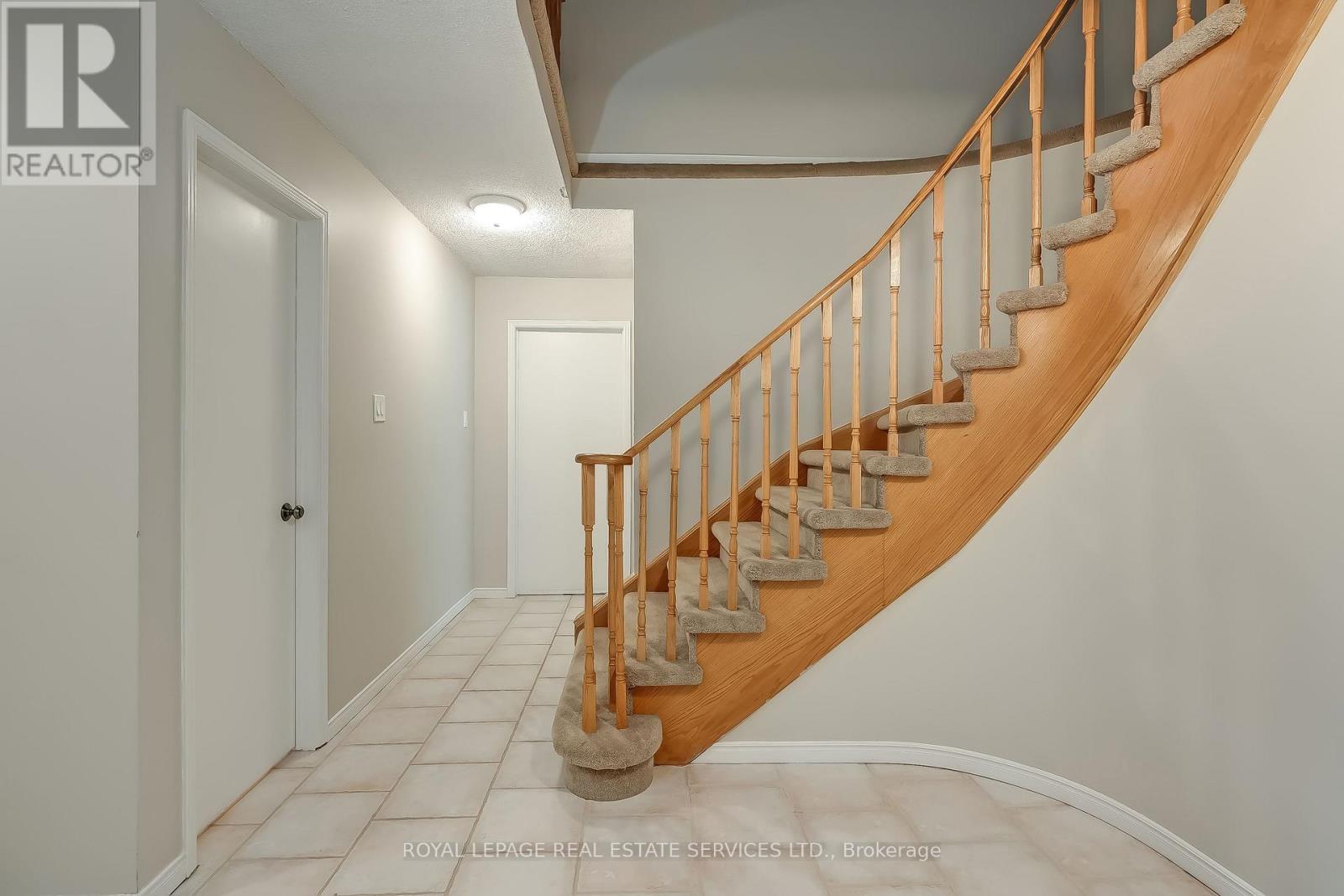 265 Mississaga Street, Oakville, Ontario  L6L 6J8 - Photo 6 - W13805000